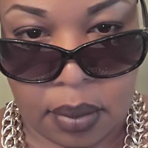 Meet your Posher, Shelly